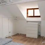 Historische Altbauwohnungen Im Zentrum Von - Apolonialiving Цвиккау
