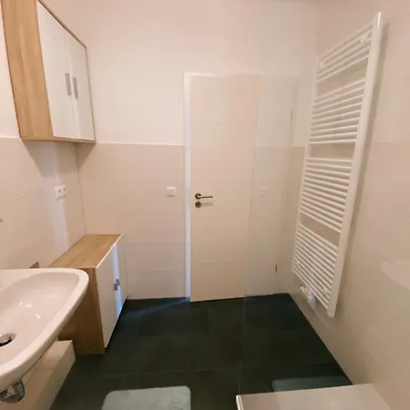 Historische Altbauwohnungen Im Zentrum Von - Apolonialiving Ferienhaus *