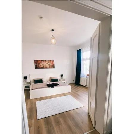 Historische Altbauwohnungen Im Zentrum Von - Apolonialiving Ferienhaus *