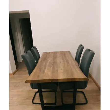 Historische Altbauwohnungen Im Zentrum Von - Apolonialiving Holiday home Zwickau