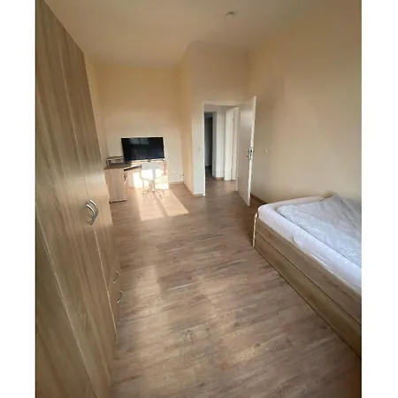 Historische Altbauwohnungen Im Zentrum Von - Apolonialiving * Zwickau