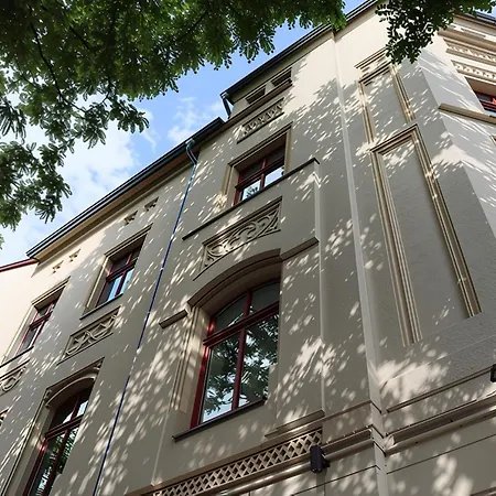 Historische Altbauwohnungen Im Zentrum Von - Apolonialiving